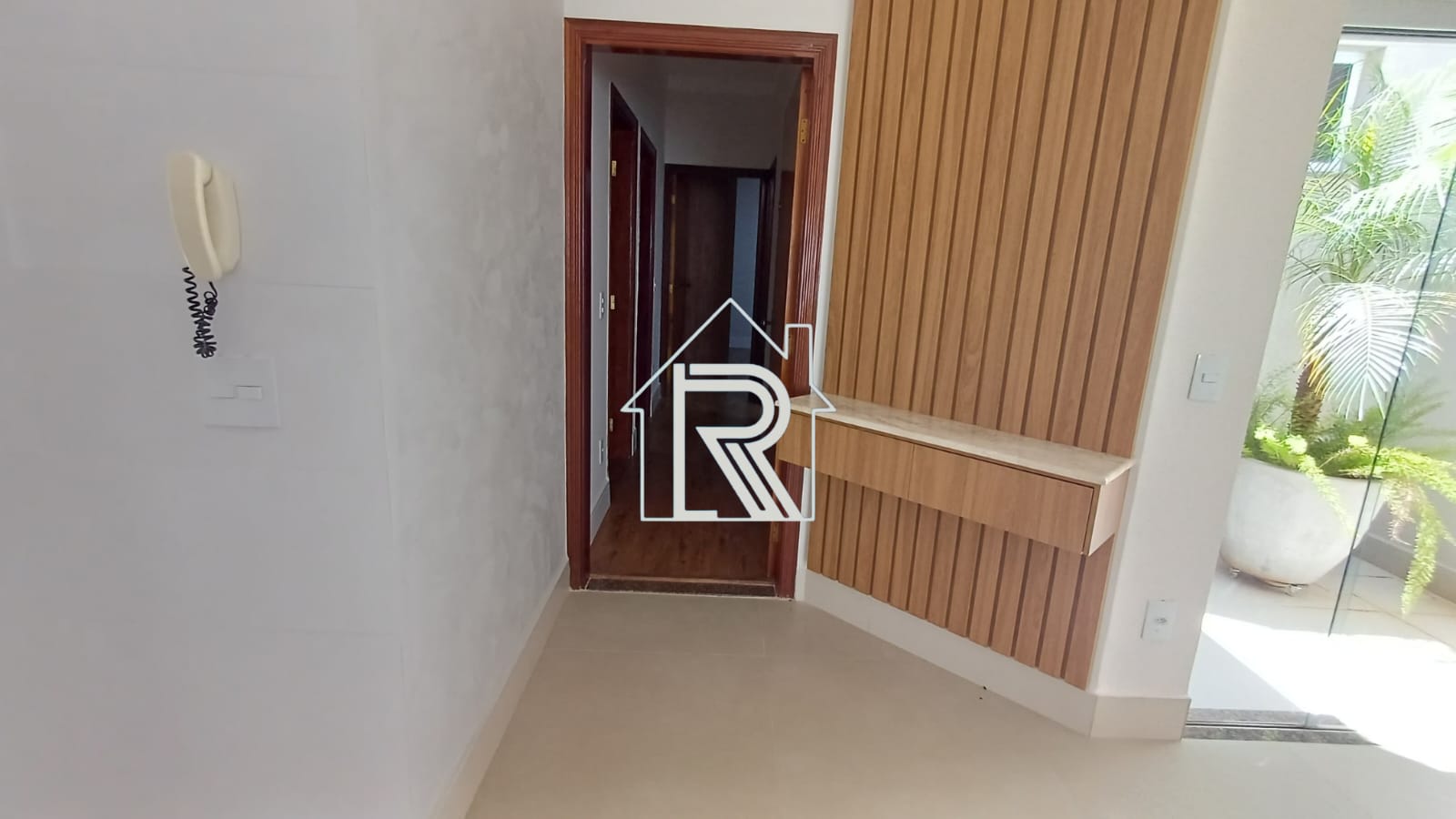 ACESSO AO CORREDOR INTERNO